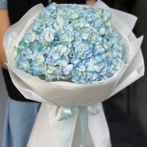 Букет из 5 голубых гортензий в Чехове