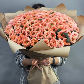 Букет "Персик" из 101 махровой розы Риджентс парк (60 см) в Чехове