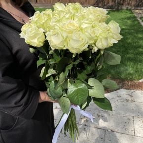 Букет из 21 белой розы (70 см) в Чехове