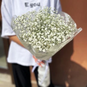 Букет из 5 белых гипсофил в Чехове