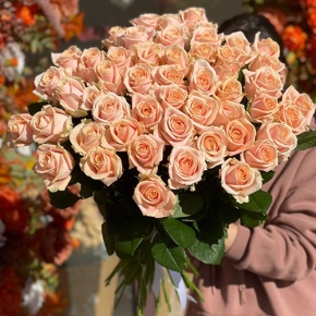 Букет из 51 персиковой розы (60 см) в Чехове