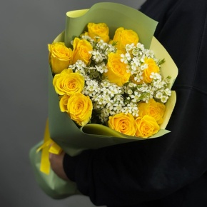 Букет "Нотка счастья" из лимонных роз и хамелациума (40 см) в Чехове