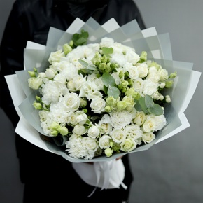 Букет "Маскарпоне" из роз, диантусов, эустом и гиперикума в Чехове