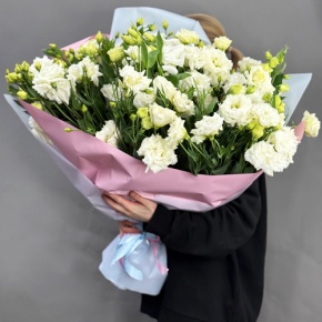 Букет "Изысканность" из 31 белой эустомы в Чехове