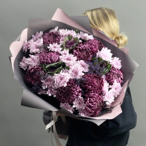 Букет "Виолетта" из хризантем Бигоуди, лимониума, брассики и кустовых хризантем в Чехове