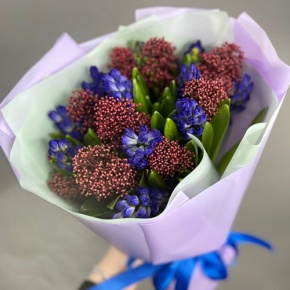 Букет "Твой яркий день" из гиацинтов и скиммии в Чехове
