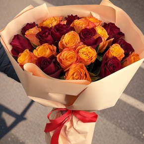 Букет "Благородный" из 27 Кенийских роз микс (40 см) в Чехове