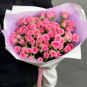 Букет "Рассвет принцессы" из 15 кустовых роз (50 см) в Чехове
