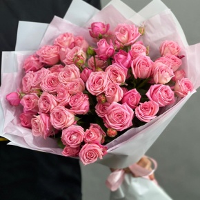Букет из 11 нежных кустовых роз в Чехове