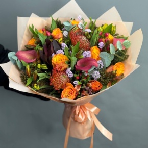 Букет "Даниэлла" из калл, роз, гиперикума, сафари, капса и лейко в Чехове