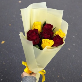 Букет из 7 Кенийских роз (40 см) в Чехове