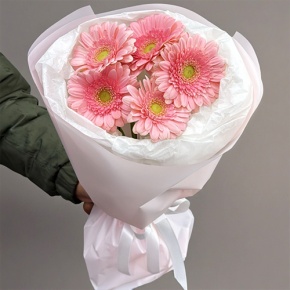 Букет из 5 розовых гербер мини в Чехове