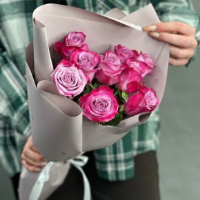 Букет "Сесилия" из 9 фиолетовых роз кения (40 см) в Чехове