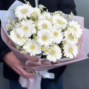 Нежный букет из гербер и ромашек в Чехове