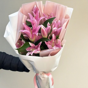 Монобукет из 9 ароматных розовых лилий в Чехове