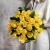 Букет из 25 лимонных роз с рускусом (40 см) в Чехове Букет из 25 лимонных роз с рускусом (40 см) в Чехове