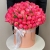 Композиция в шляпной коробке из 113 пионов Корал Шарм в Чехове Композиция в шляпной коробке из 113 пионов Корал Шарм в Чехове