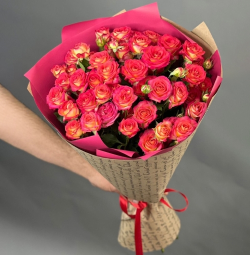 Букет из 11 кустовых роз (60 см) в Чехове