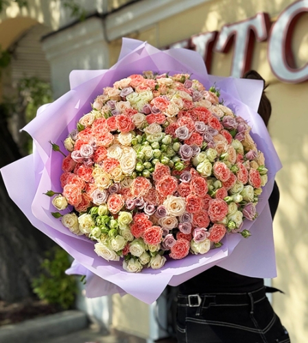 Букет из 101 кустовой розы микс в Чехове
